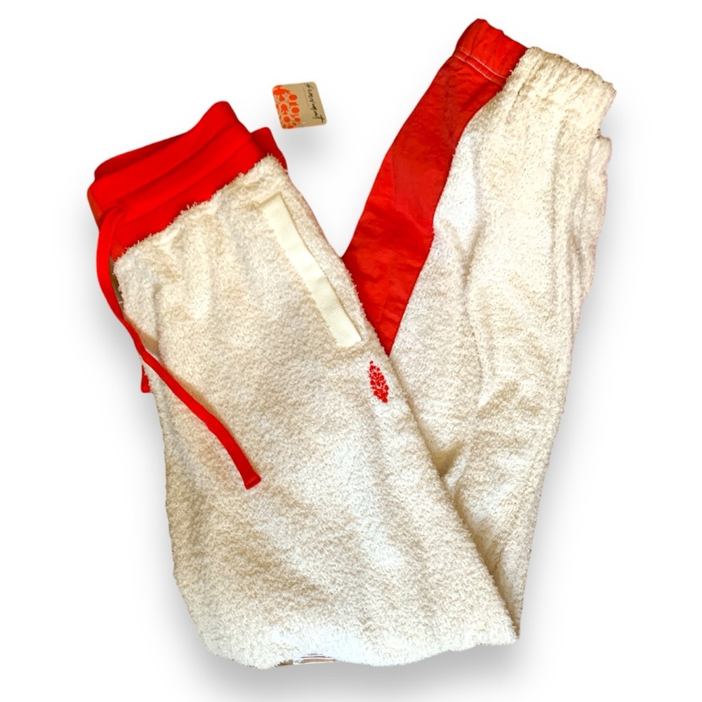 FP MOVEMENT Oversized Cuddle Up Jogger Pants NWT Ivory Cherry Red - Picture 5 of 8
